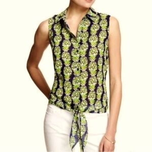 Trendy tie-front Banana Republic navy pineapple print blouse S